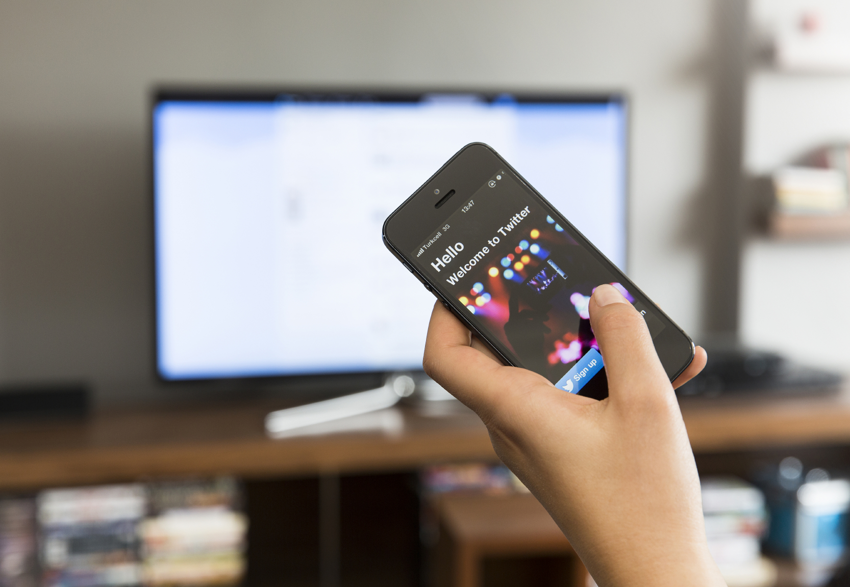 How To Quickly Connect Phone To Smart TV Without WIFI - How To Use A Smart Tv Without A Remote