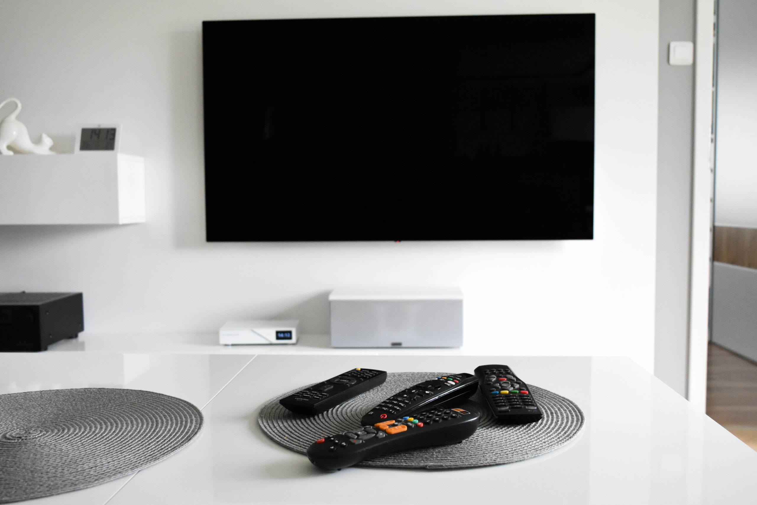 7 Ways To Fix A TV That Makes A High-Pitched Noise – THE CONCH TECH